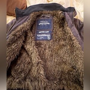 Abercrombie Harrison jacket
Sherpa lined
MAKE ME AN OFFER :)